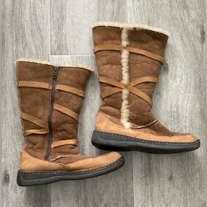 Cabelas Women’s Shearling Leather boots size 9